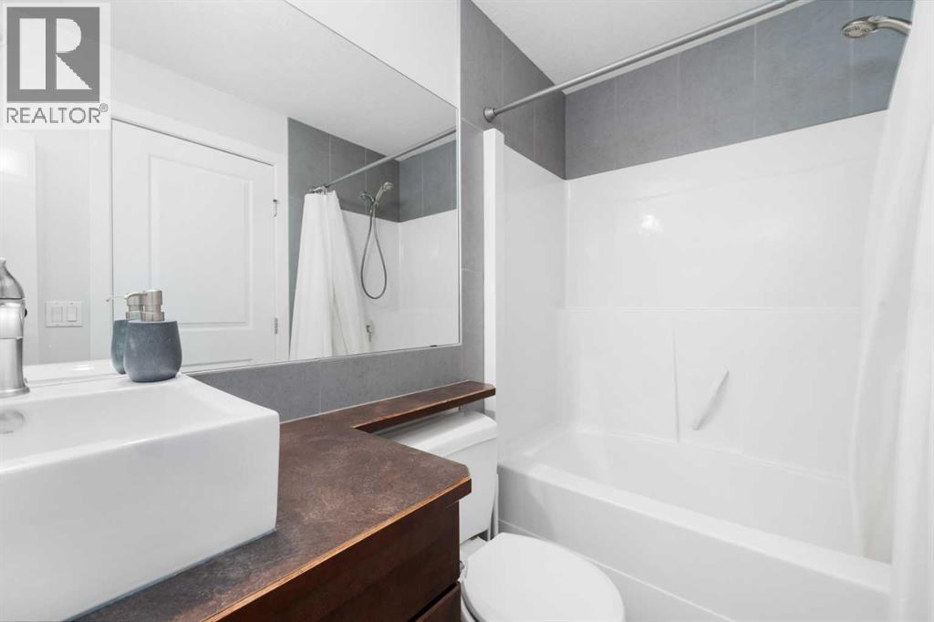 Single Family House for Sale in    Avenue NE Renfrew Calgary 