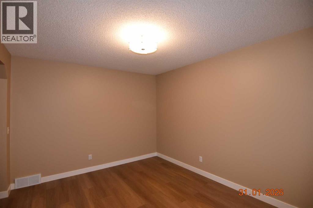 Single Family House for Sale in  Somerglen Way SW Somerset Calgary 