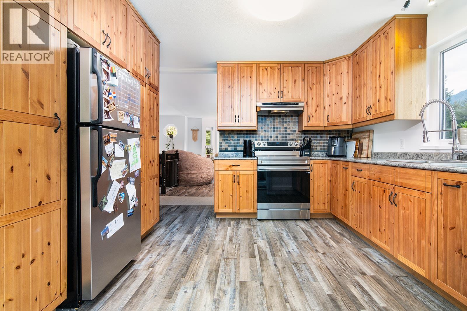 7403 HARROW ROAD, Pemberton