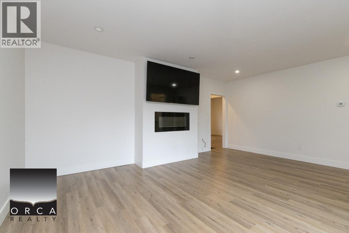 1033 JEFFERSON Avenue - photo 2