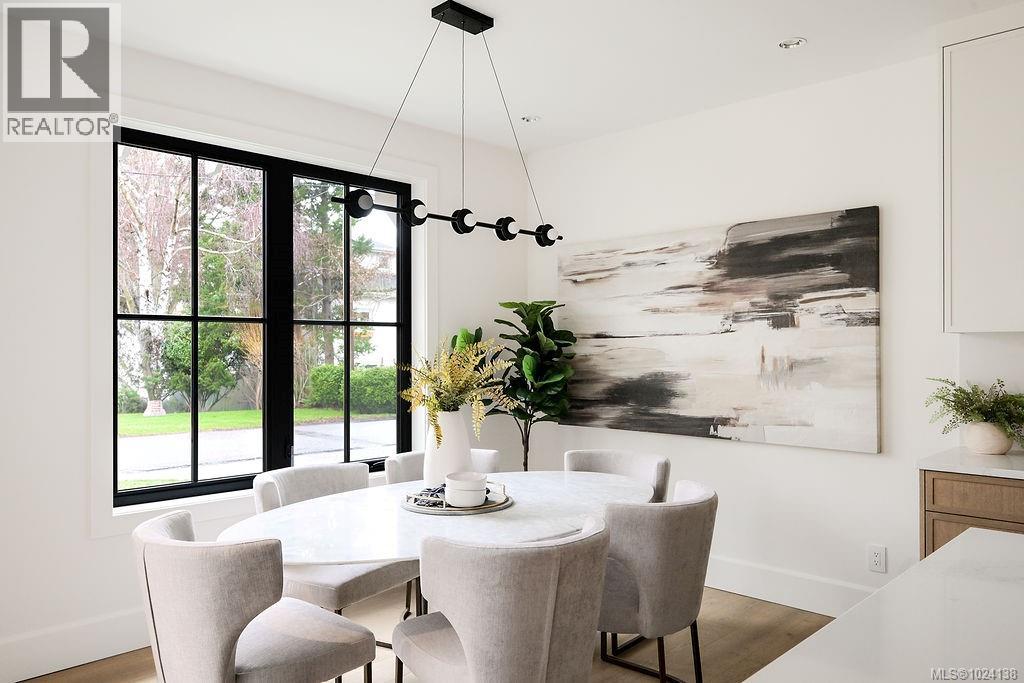  1047 Falkland Road, Oak Bay