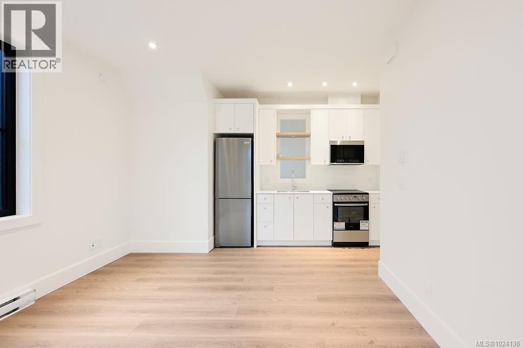  1047 Falkland Road, Oak Bay