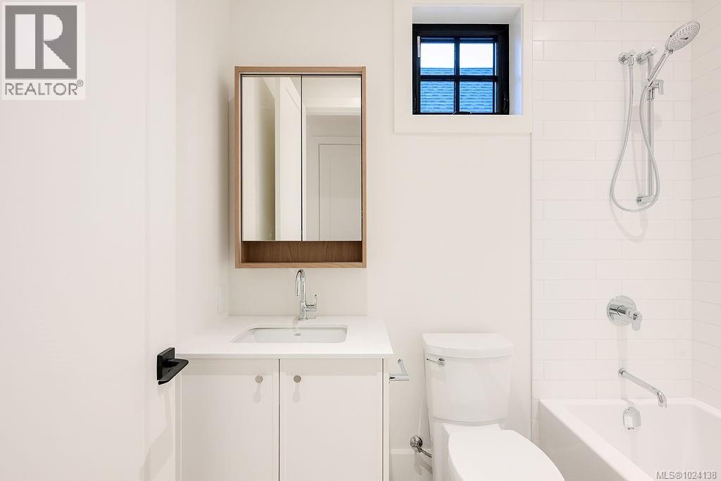  1047 Falkland Road, Oak Bay