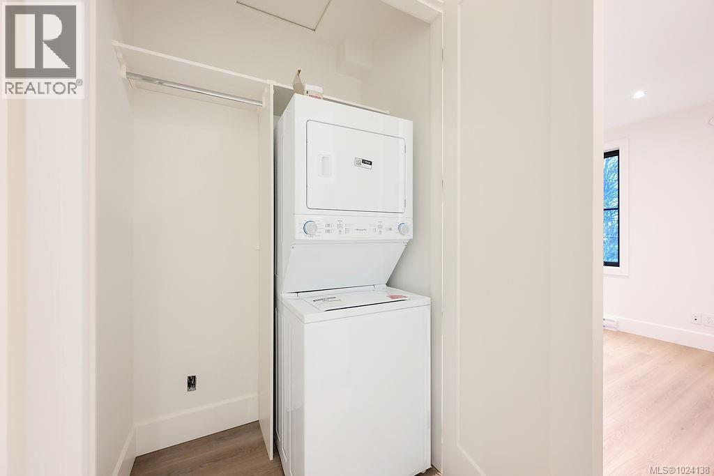  1047 Falkland Road, Oak Bay