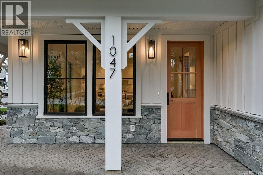  1047 Falkland Road, Oak Bay