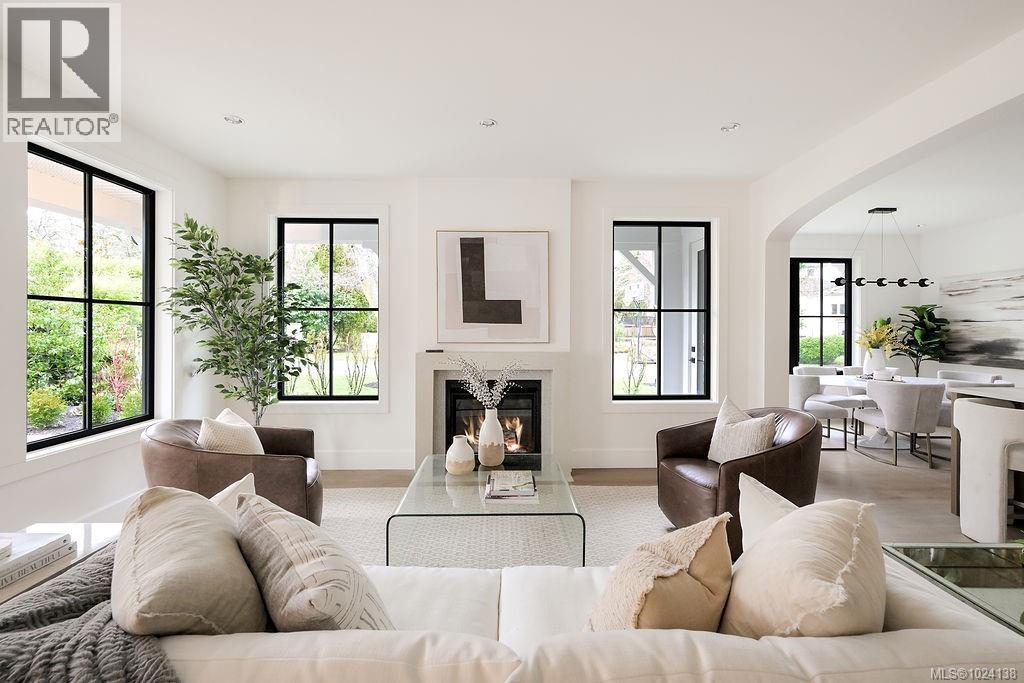  1047 Falkland Road, Oak Bay