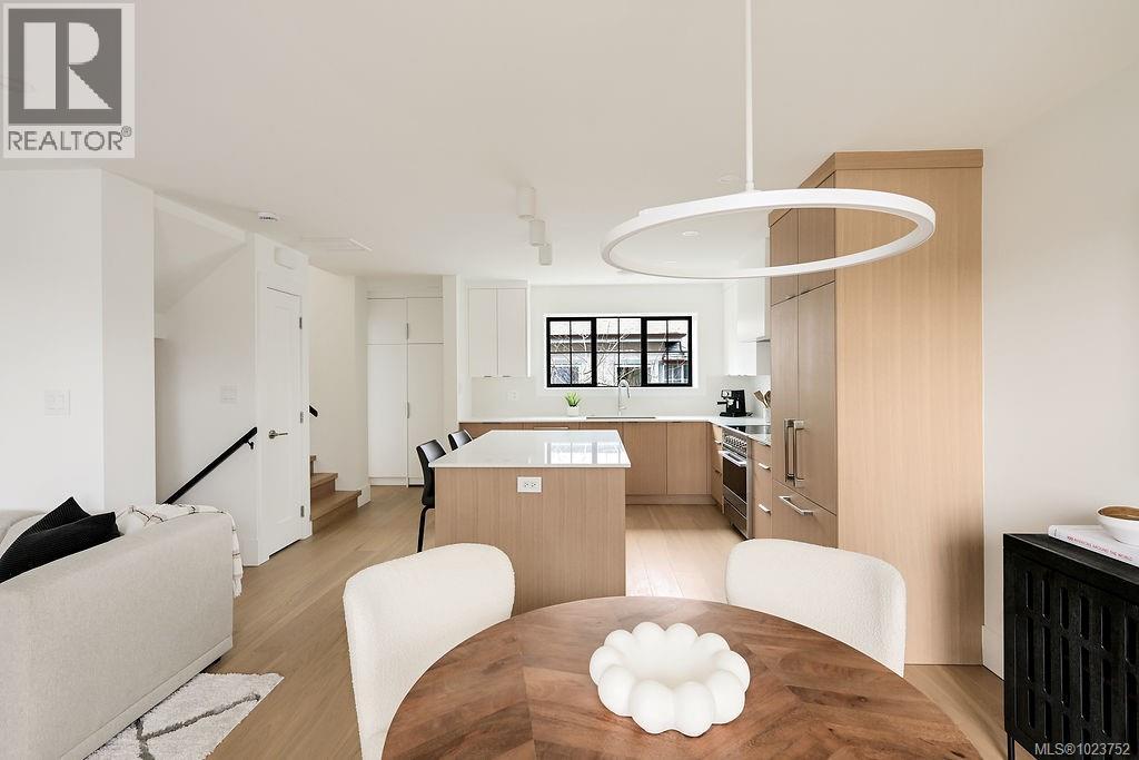 3 2268 Bowker Avenue, Oak Bay