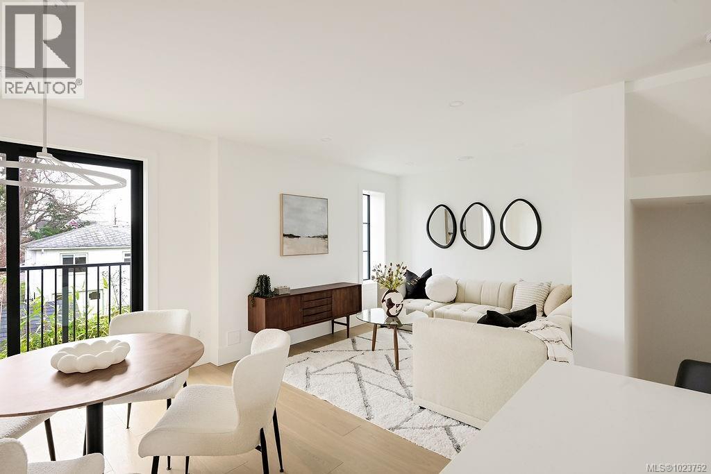 3 2268 Bowker Avenue, Oak Bay