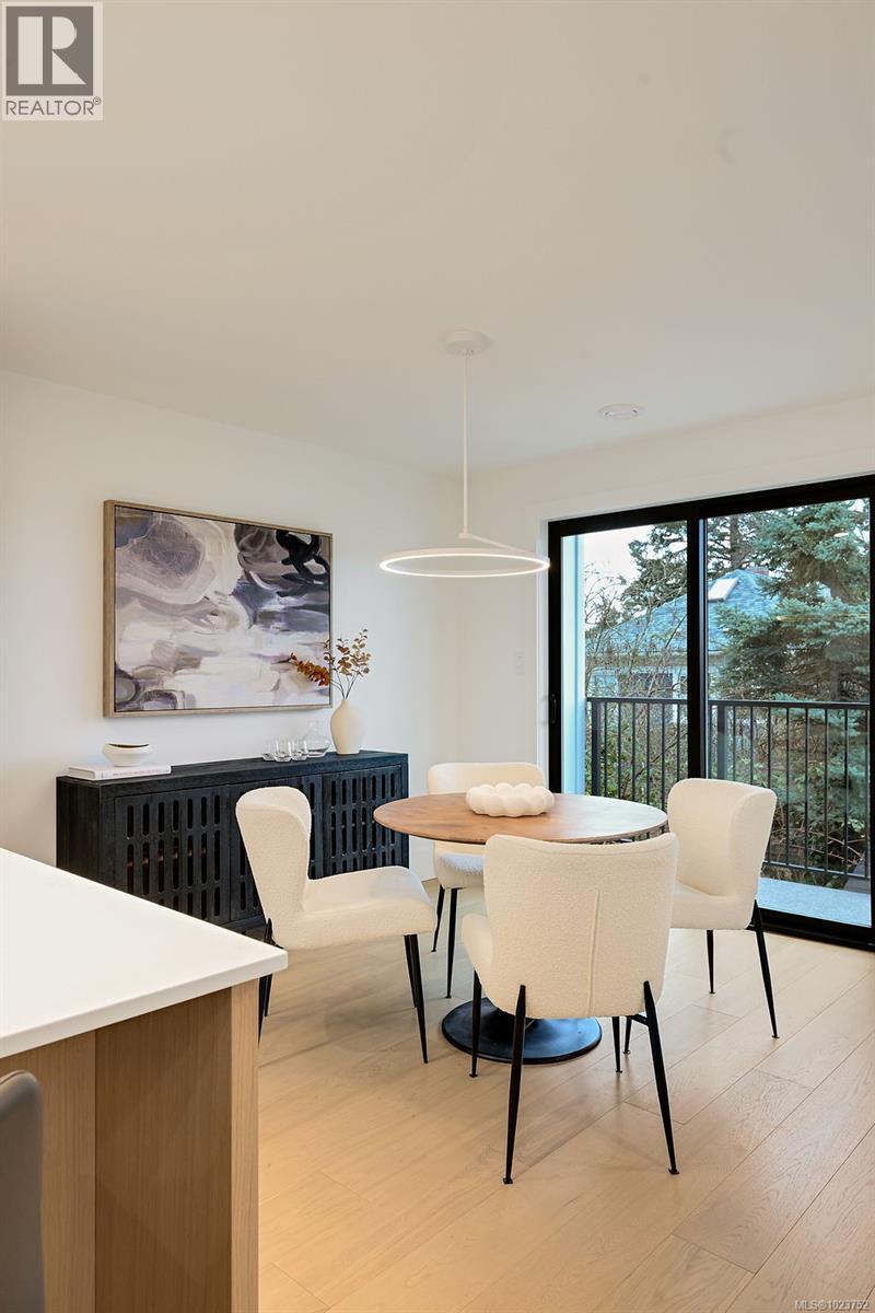 3 2268 Bowker Avenue, Oak Bay