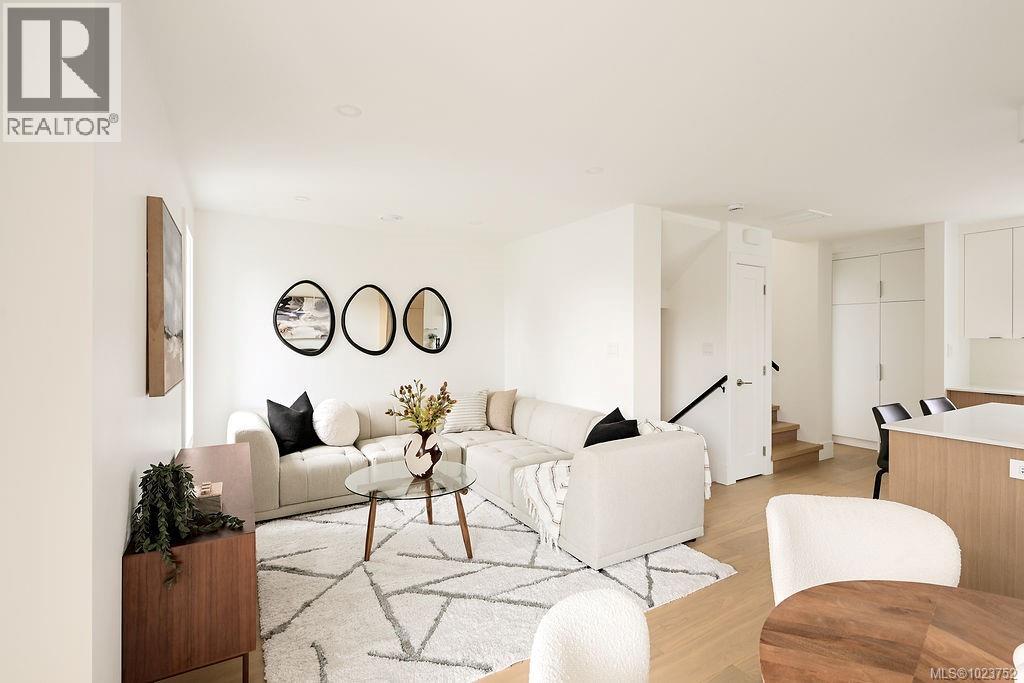 3 2268 Bowker Avenue, Oak Bay