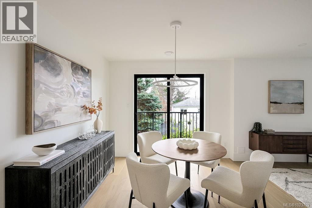 3 2268 Bowker Avenue, Oak Bay