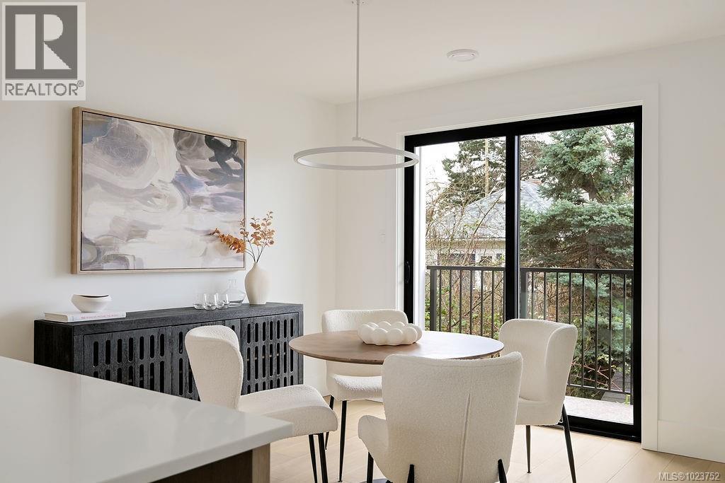 3 2268 Bowker Avenue, Oak Bay