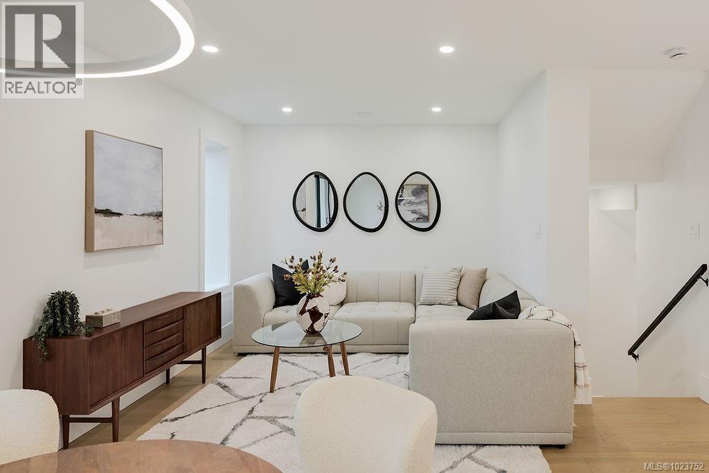 3 2268 Bowker Avenue, Oak Bay