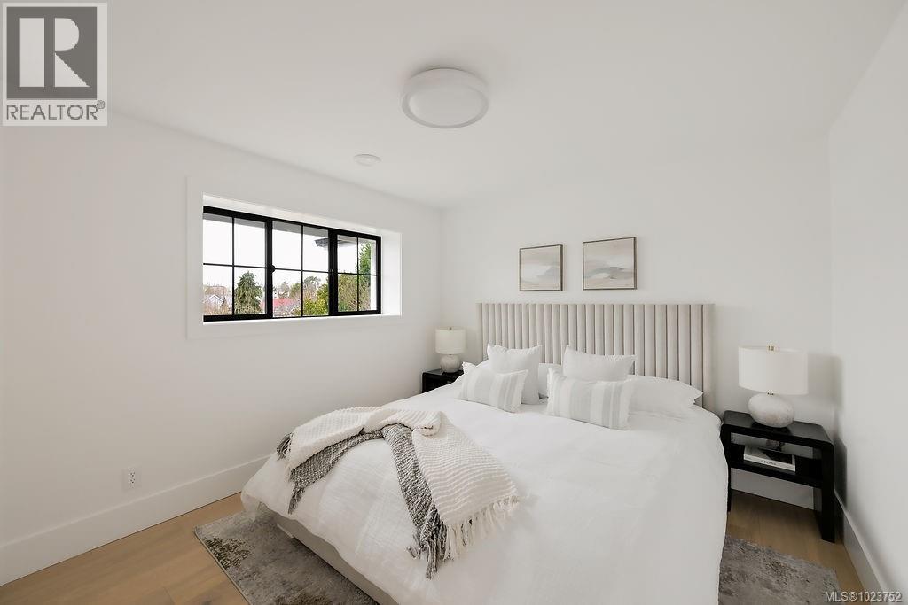 3 2268 Bowker Avenue, Oak Bay