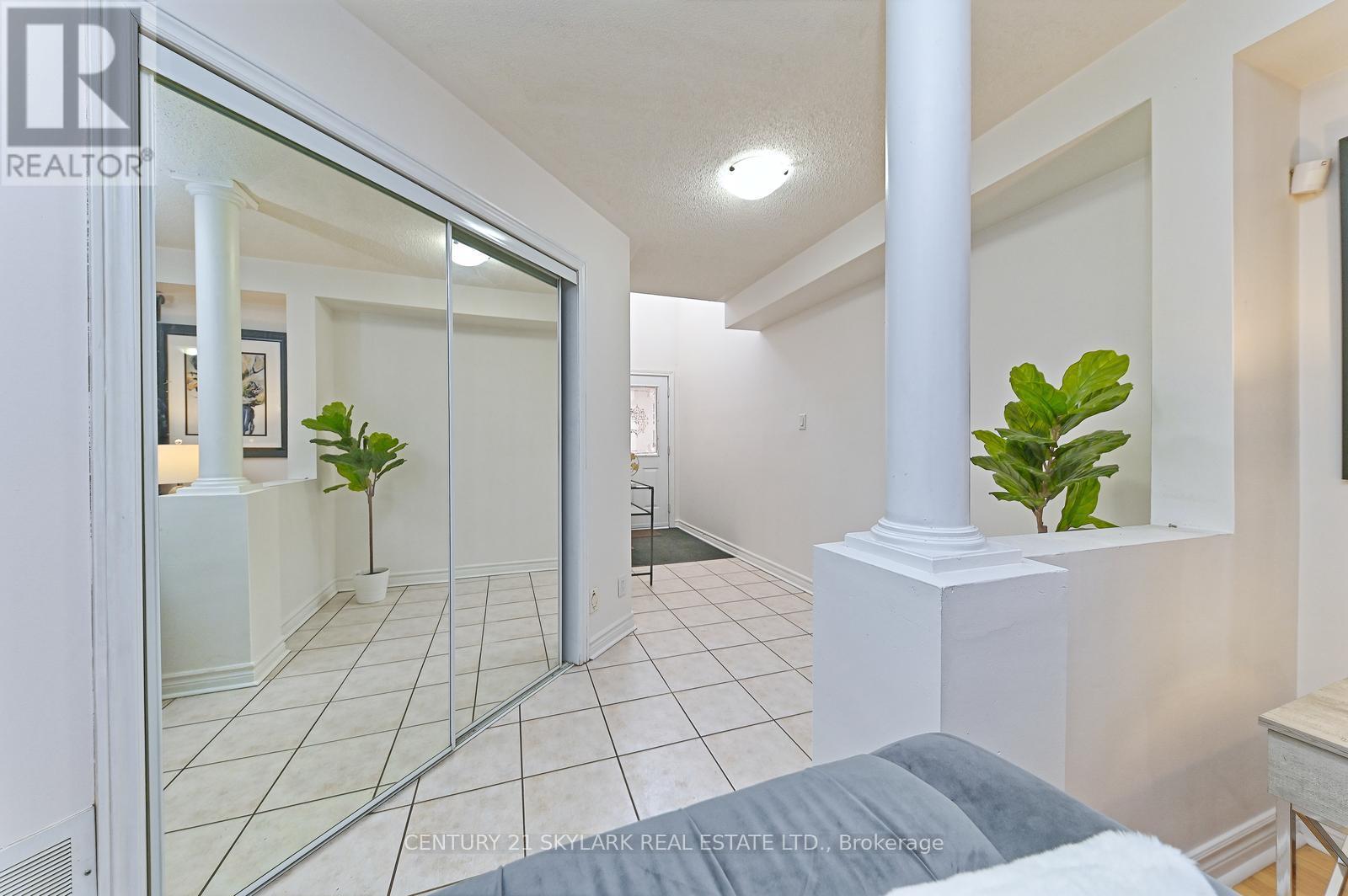 38 MAROTTA AVENUE - Photo 2 of 34, Brampton (Fletcher's Meadow), Ontario