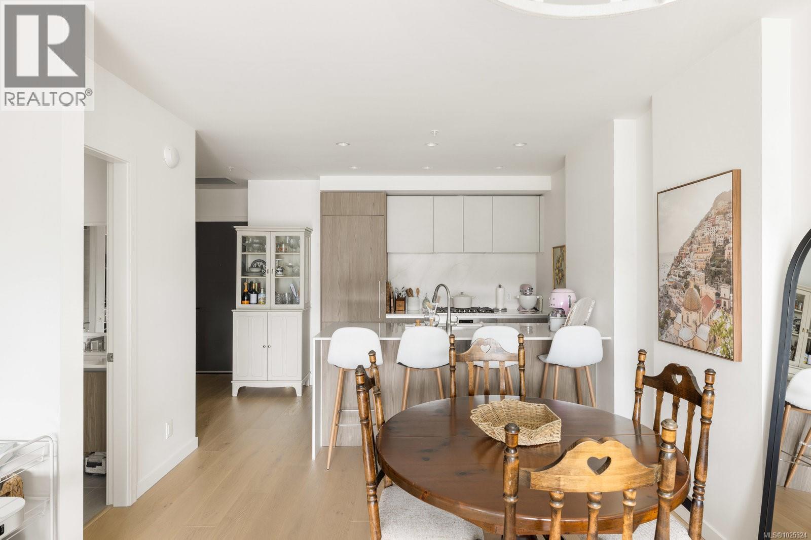 #1413 2000 HANNINGTON RD - 10