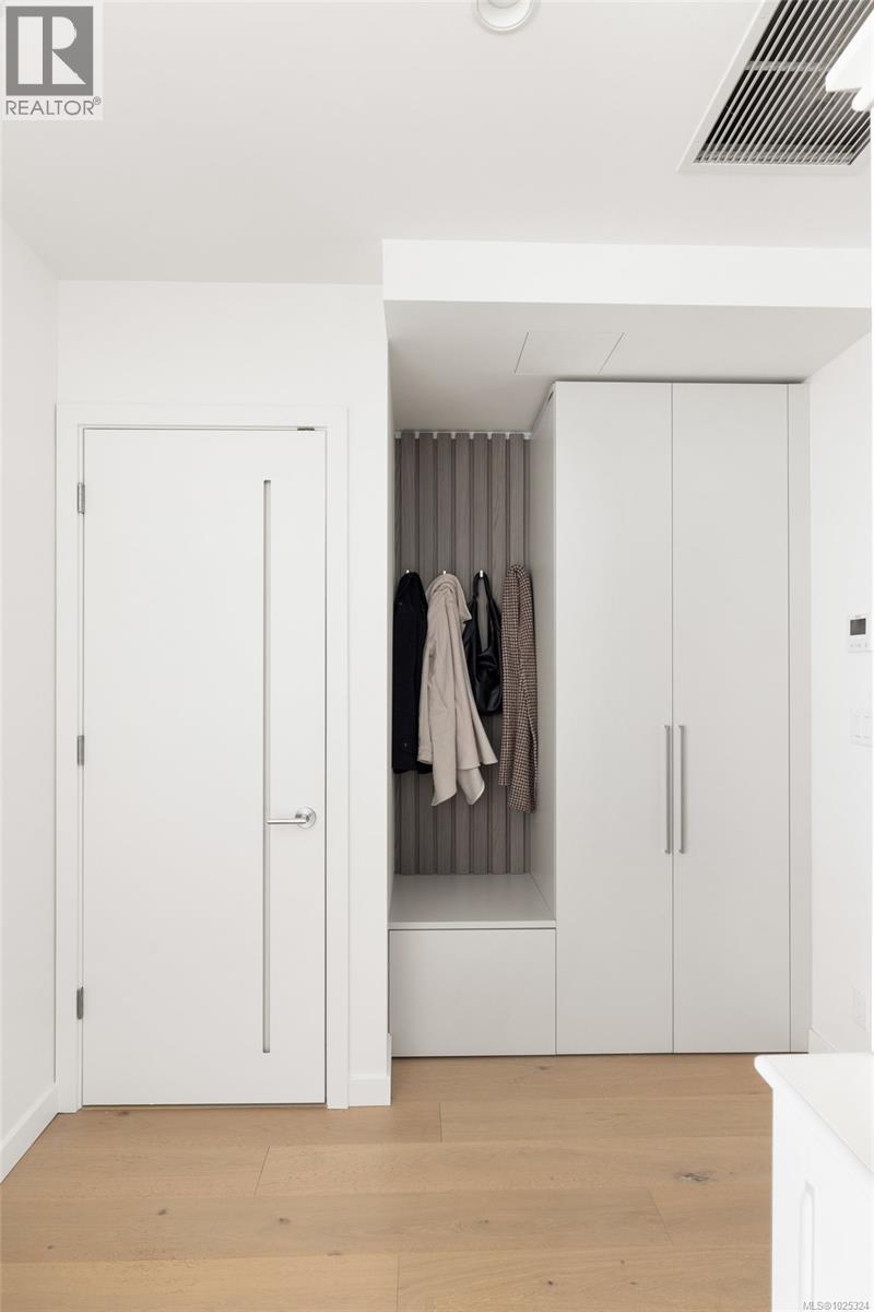 #1413 2000 HANNINGTON RD - 13