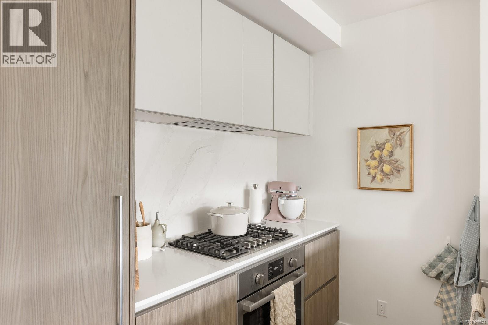 #1413 2000 HANNINGTON RD - 6