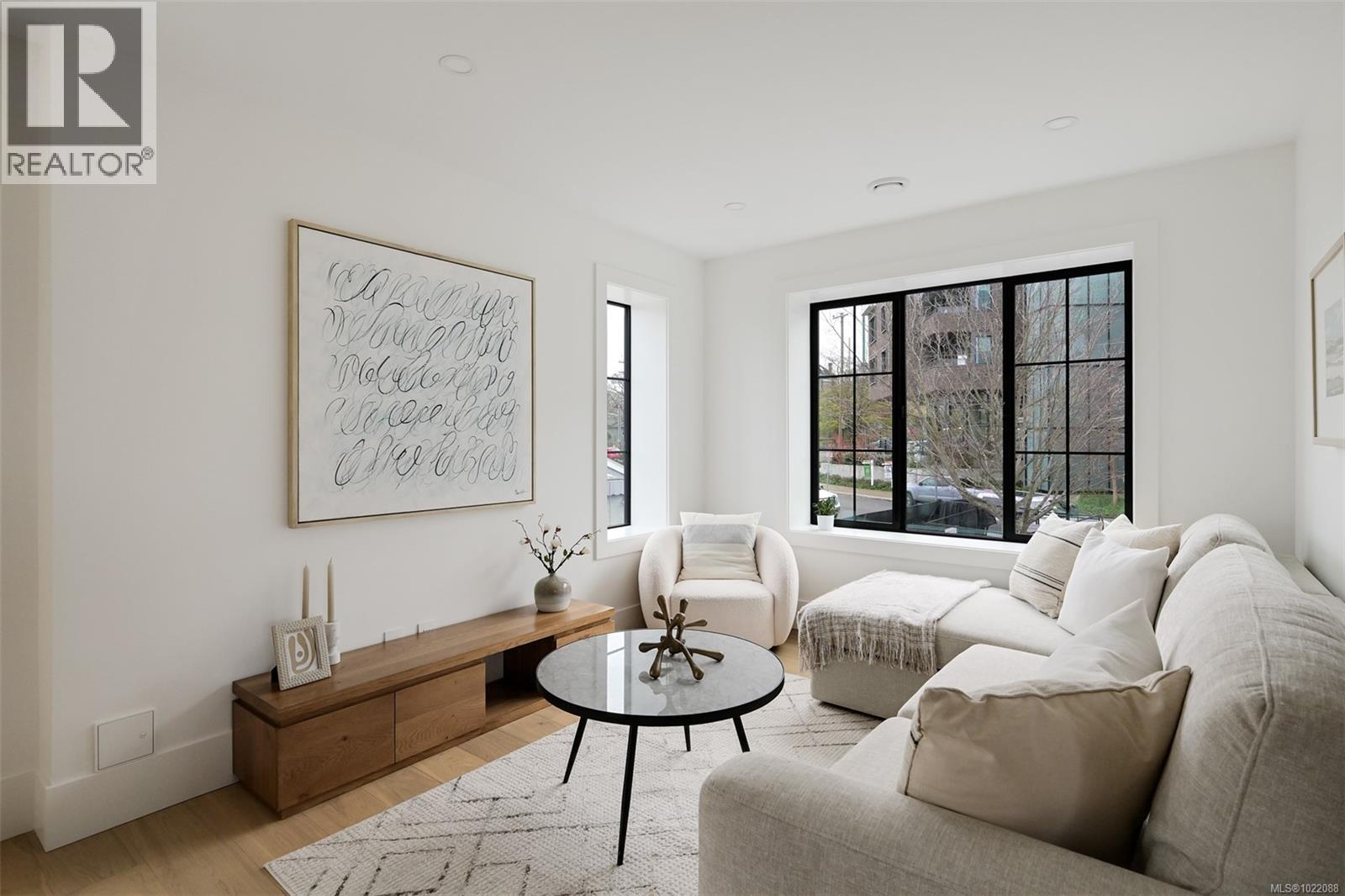 1 2268 Bowker Avenue, Oak Bay