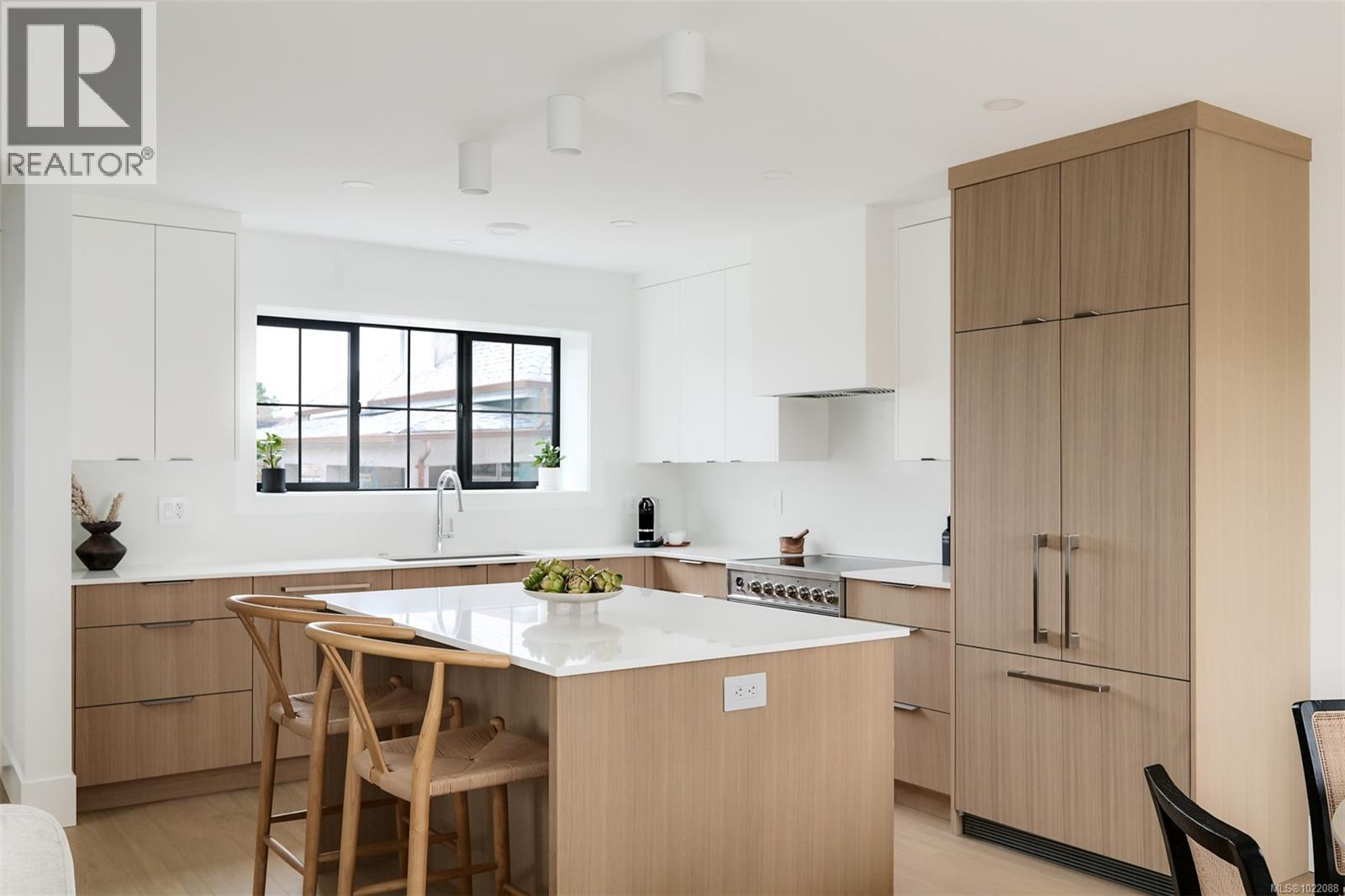 1 2268 Bowker Avenue, Oak Bay