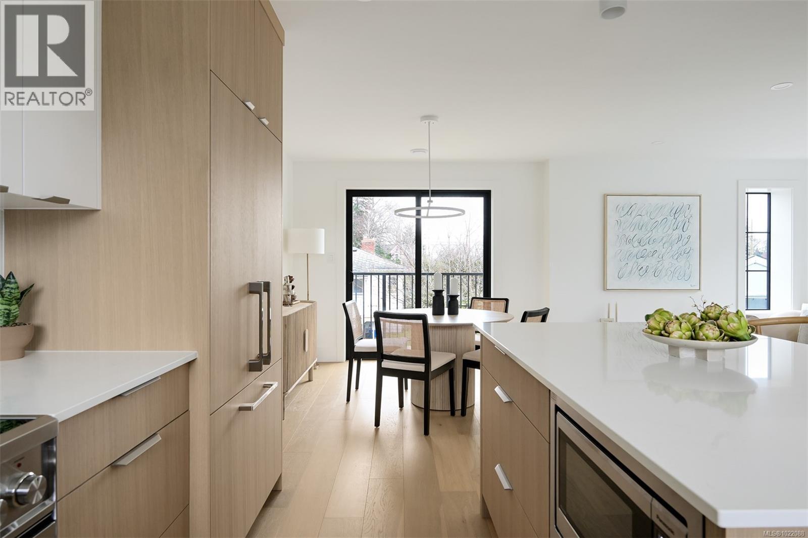 1 2268 Bowker Avenue, Oak Bay