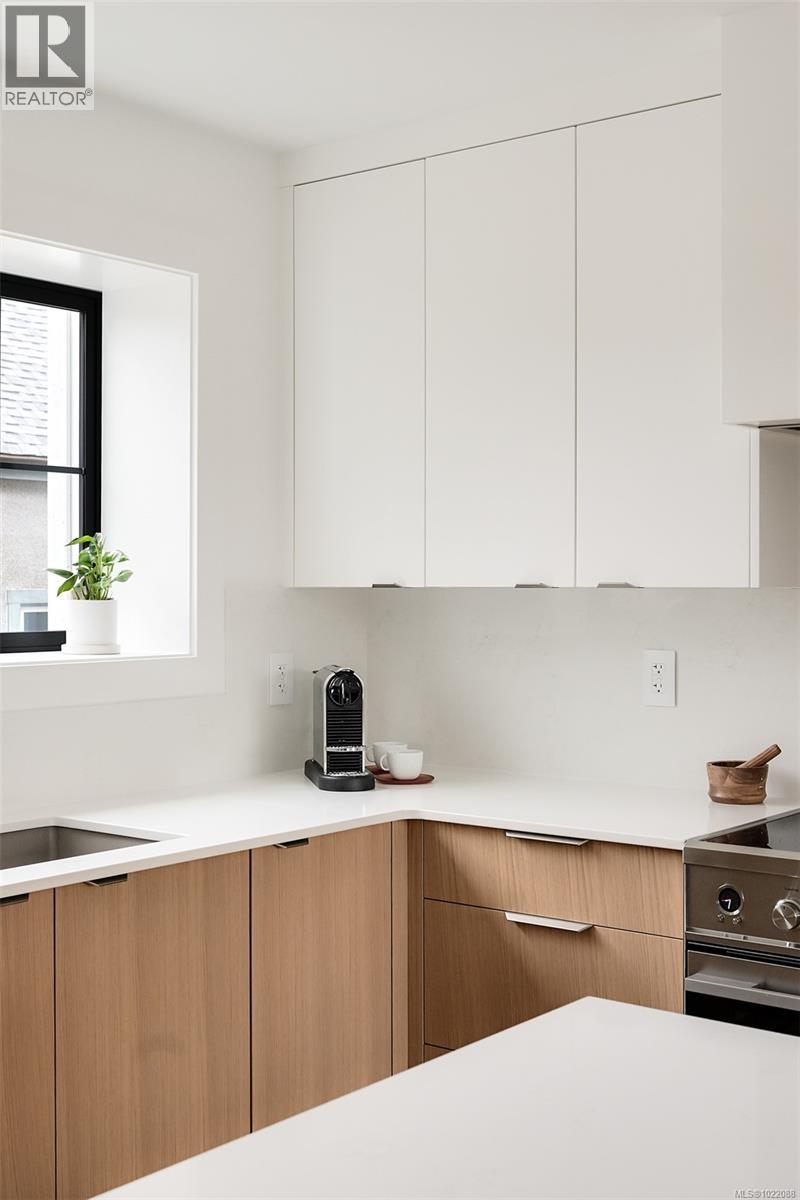 1 2268 Bowker Avenue, Oak Bay