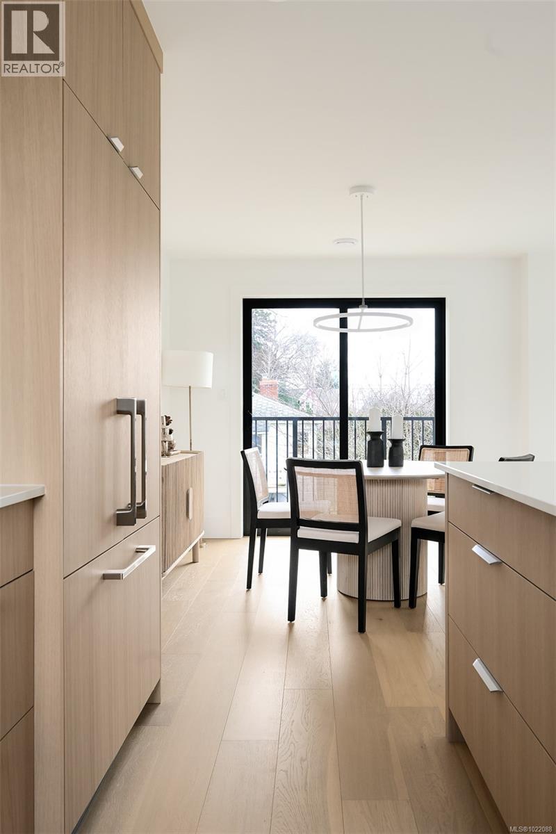 1 2268 Bowker Avenue, Oak Bay