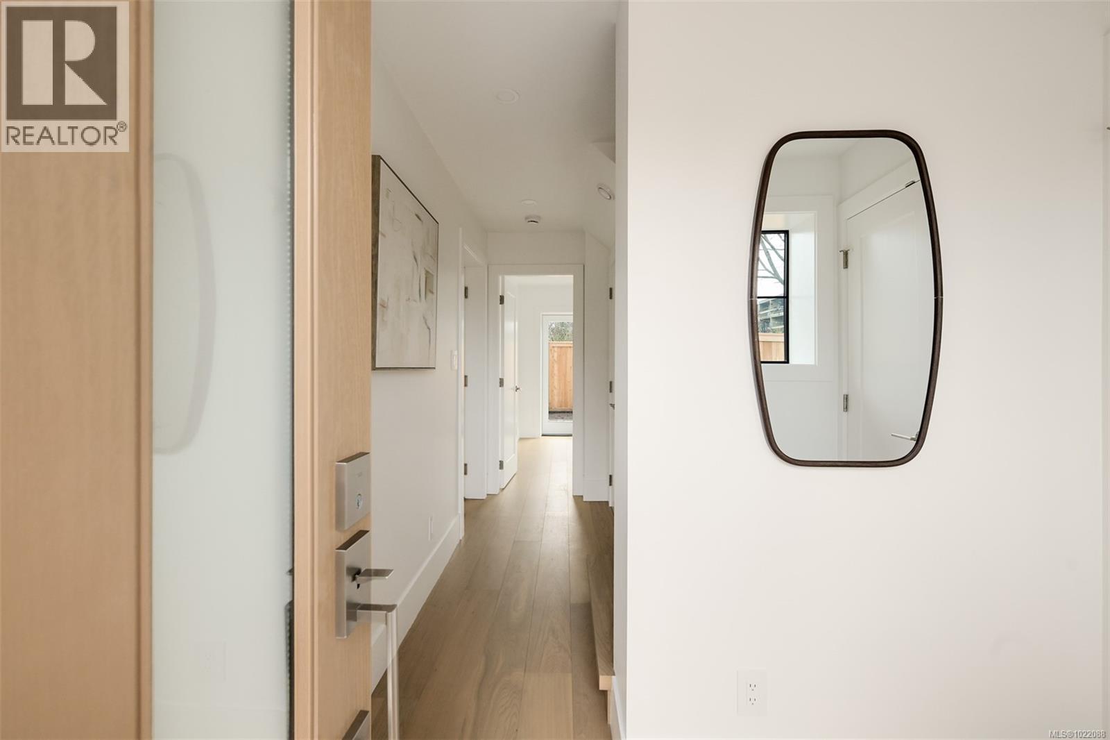 1 2268 Bowker Avenue, Oak Bay