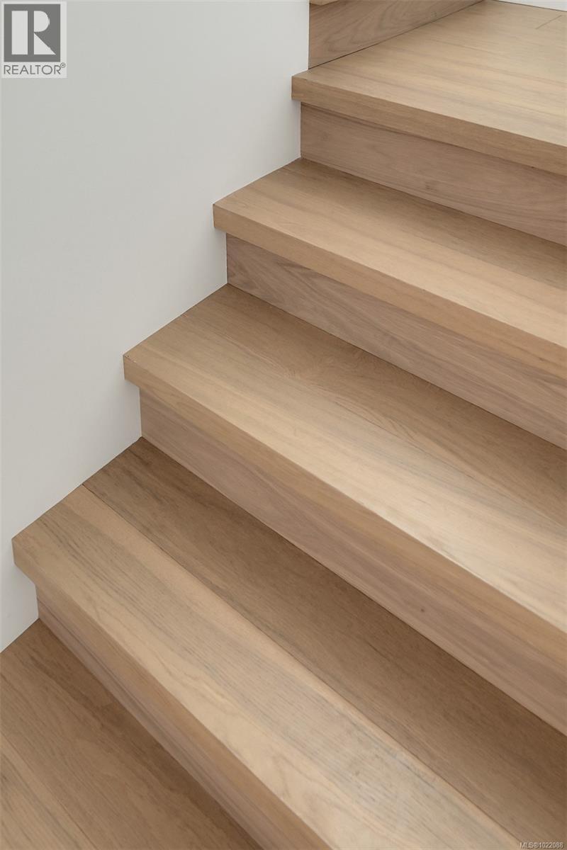 1 2268 Bowker Avenue, Oak Bay