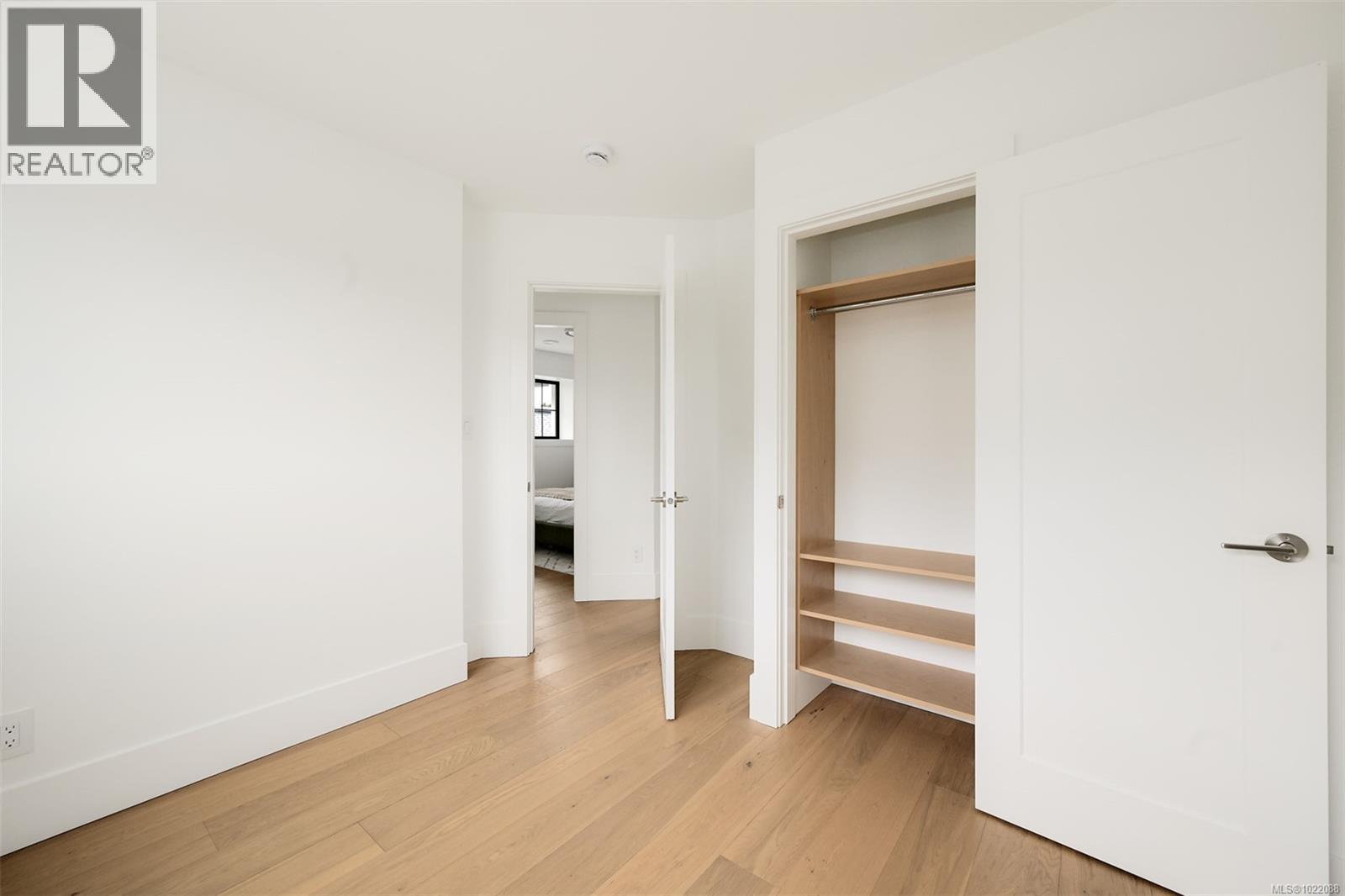 1 2268 Bowker Avenue, Oak Bay