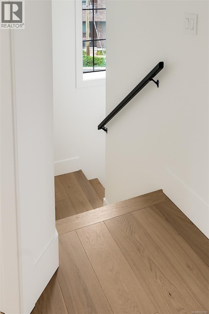 1 2268 Bowker Avenue, Oak Bay