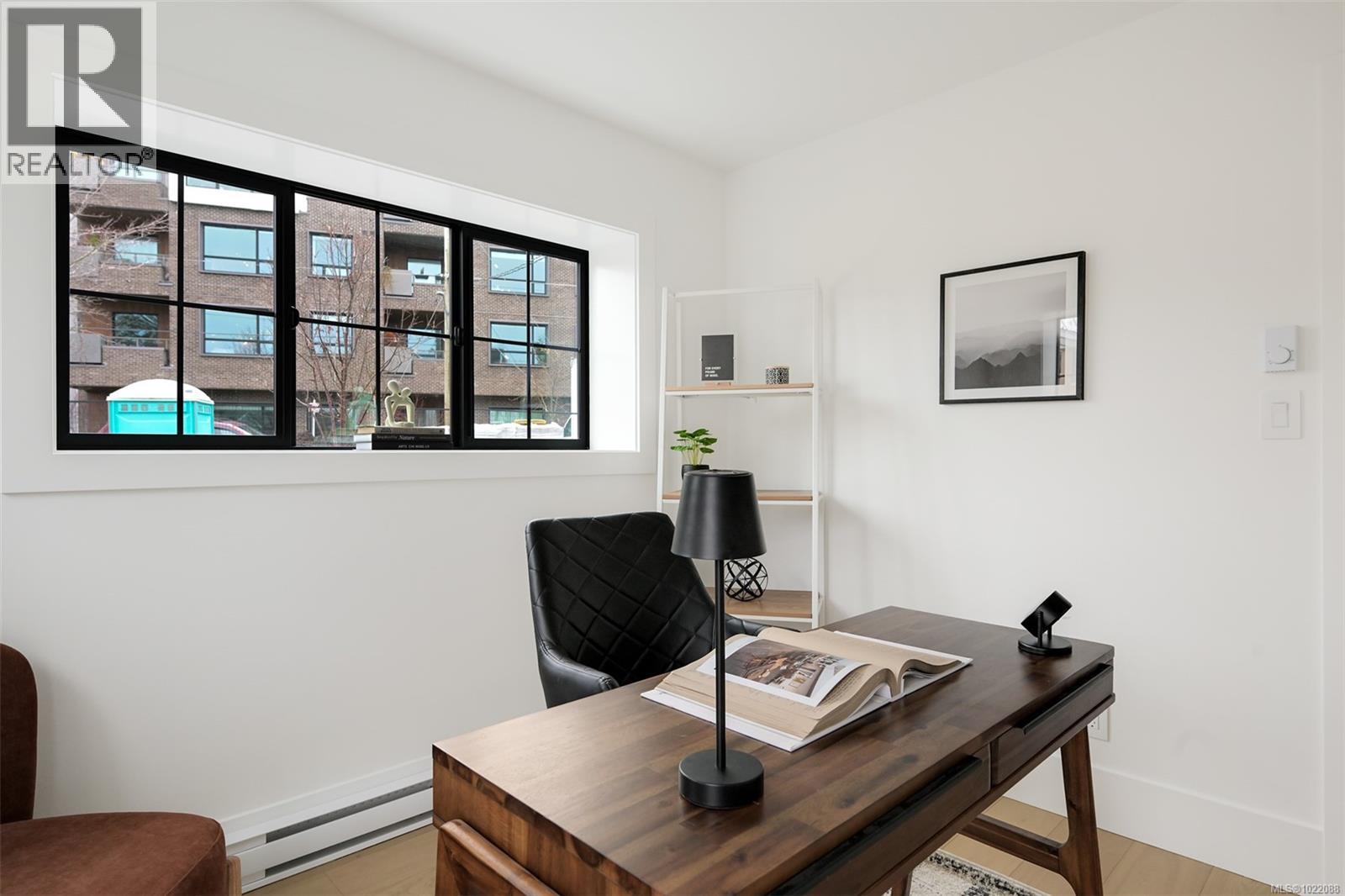 1 2268 Bowker Avenue, Oak Bay