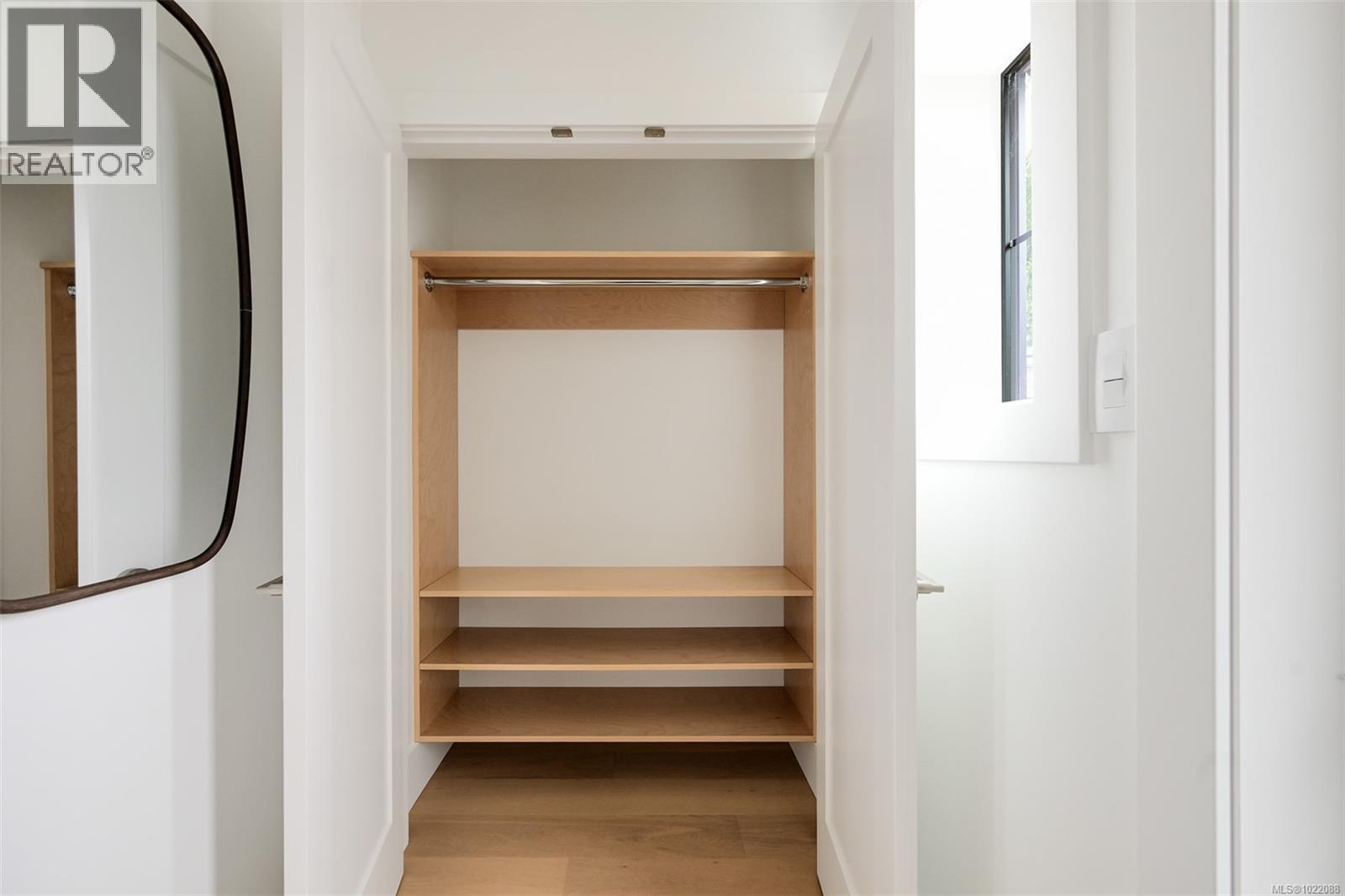 1 2268 Bowker Avenue, Oak Bay