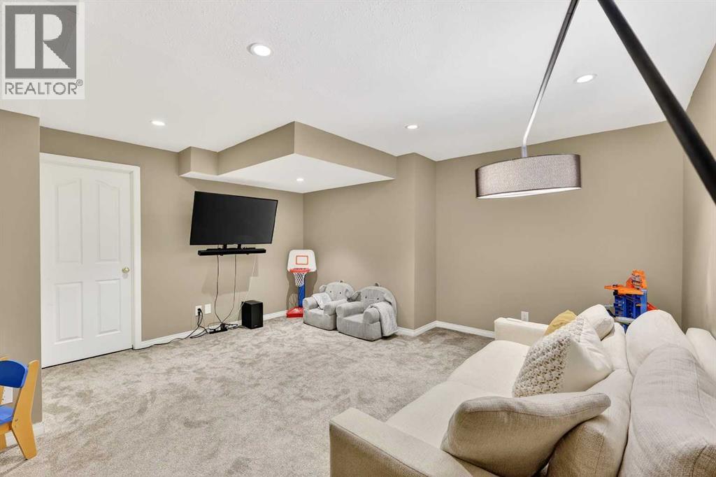 Single Family House Bungalow for Sale in  Douglasdale Boulevard SE Douglasdale/Glen Calgary 