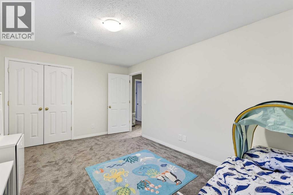 Single Family House Bungalow for Sale in  Douglasdale Boulevard SE Douglasdale/Glen Calgary 