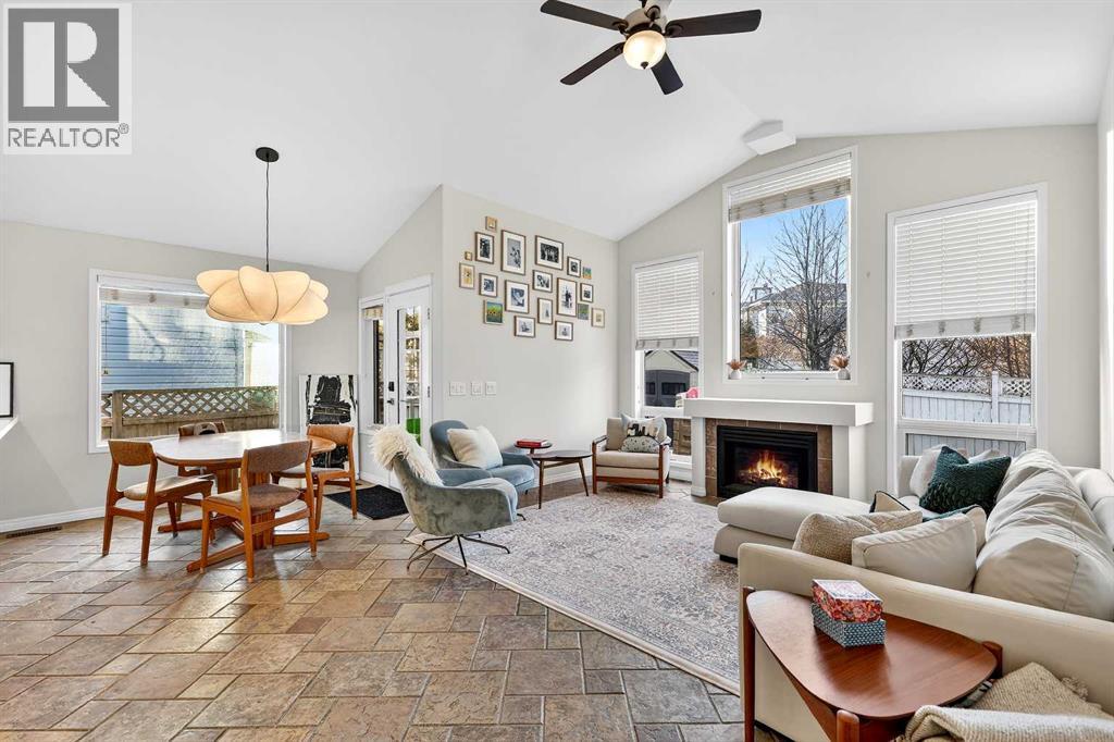 Single Family House Bungalow for Sale in  Douglasdale Boulevard SE Douglasdale/Glen Calgary 