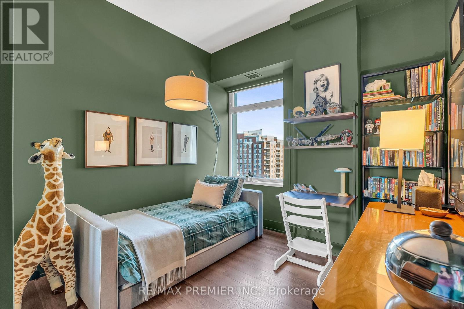 #607 111 ST. CLAIR AVENUE W - 28