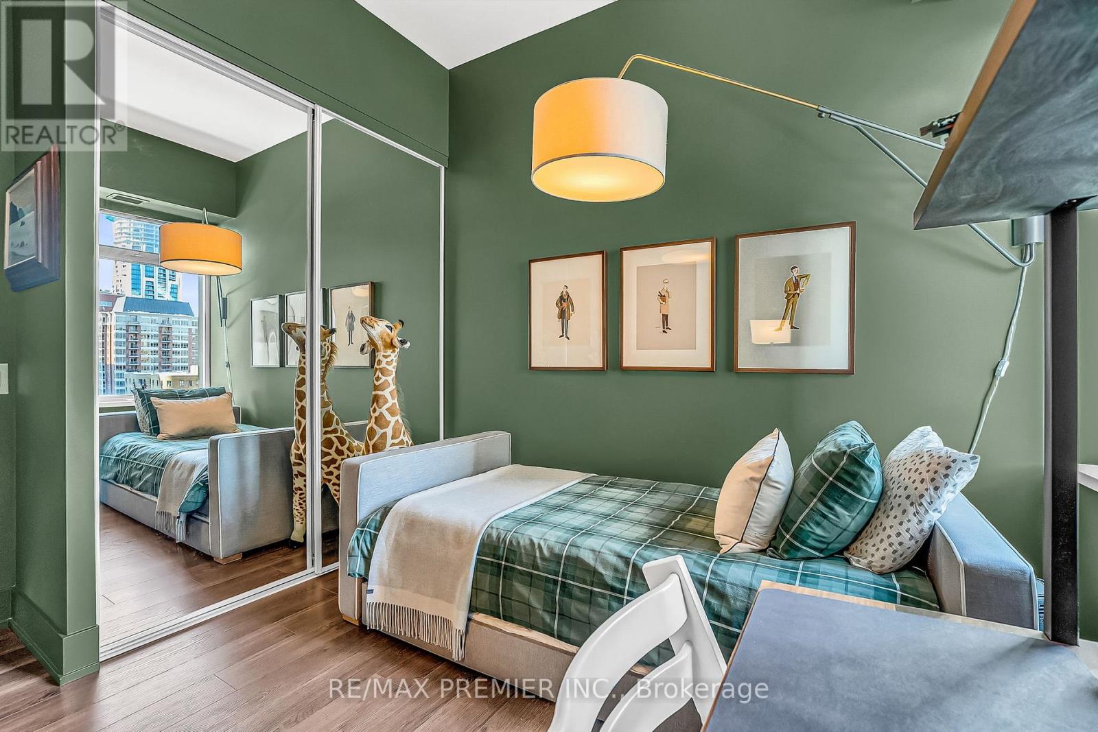 #607 111 ST. CLAIR AVENUE W - 29