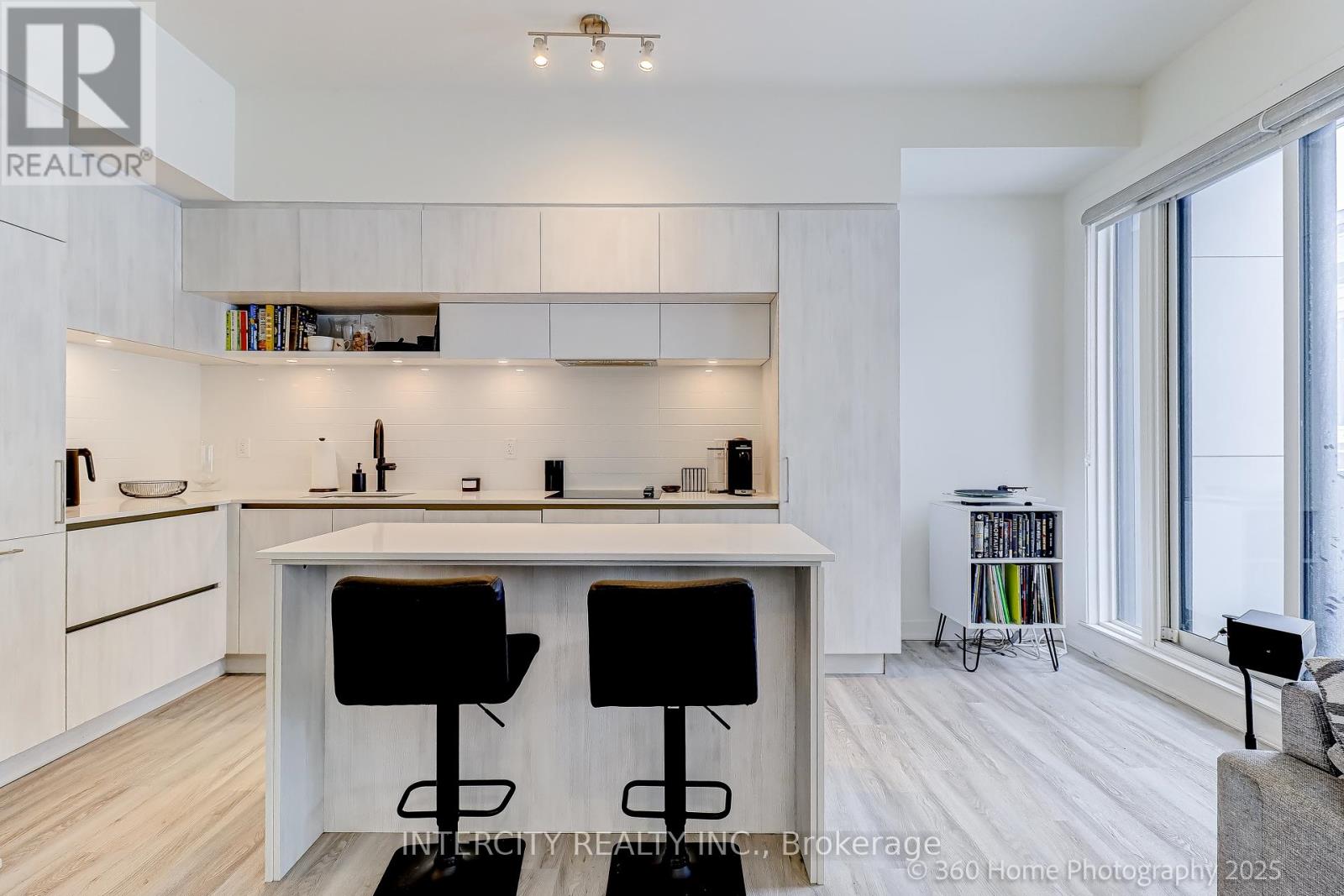 1505 - 11 DAVID EYER ROAD - Photo 5 of 24, Richmond Hill, Ontario