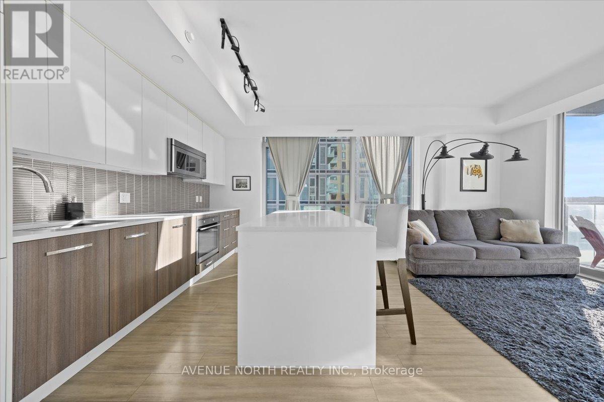 #901 111 CHAMPAGNE AVENUE S - 13