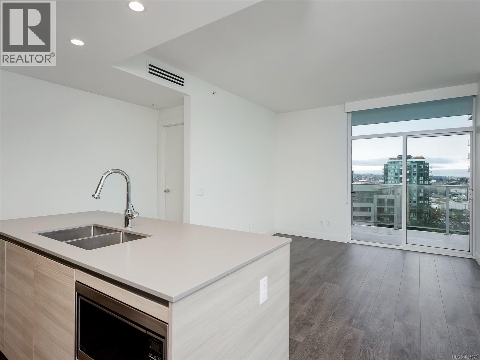 807 60 Saghalie Road, Victoria