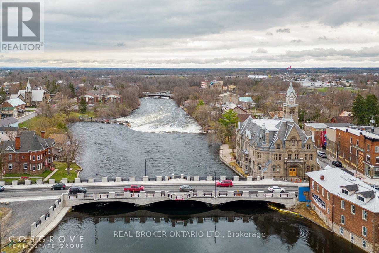 Studio for Rent in Ottawa – 149 BRIDGE STREET, Ottawa – By Peter Sagos - Image 25