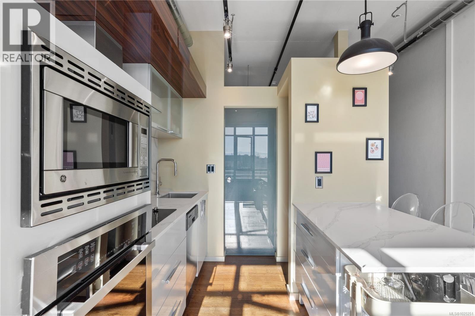 526 1029 View Street, Victoria