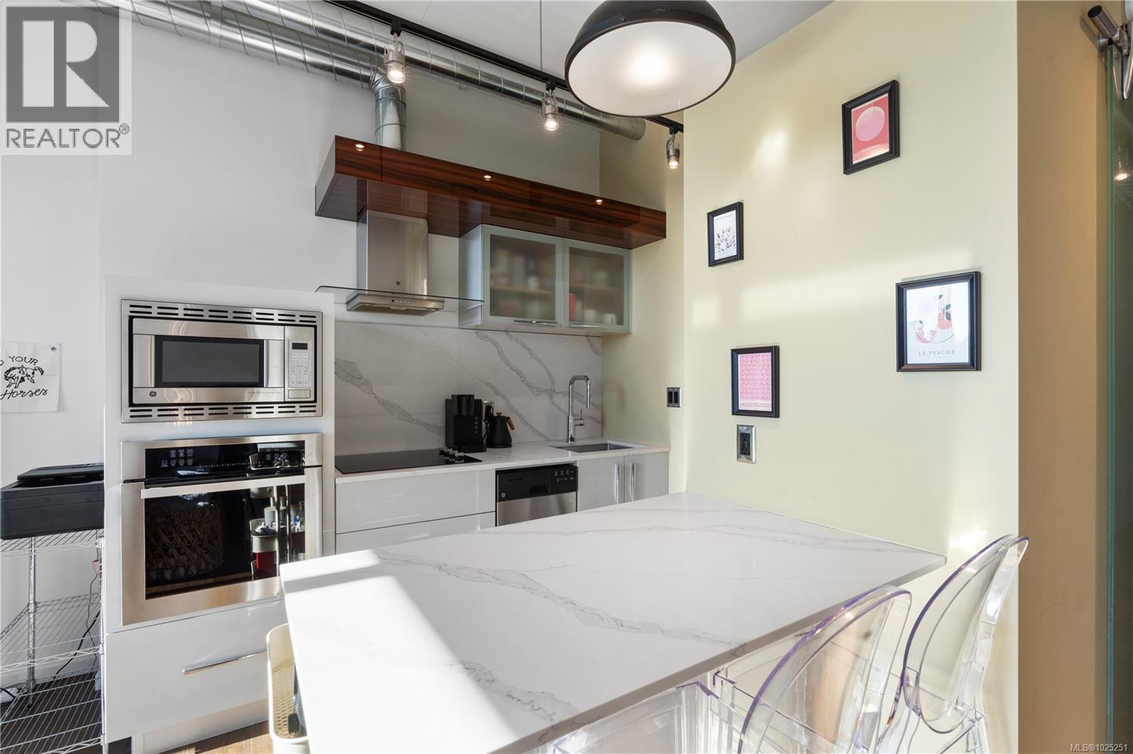 526 1029 View Street, Victoria