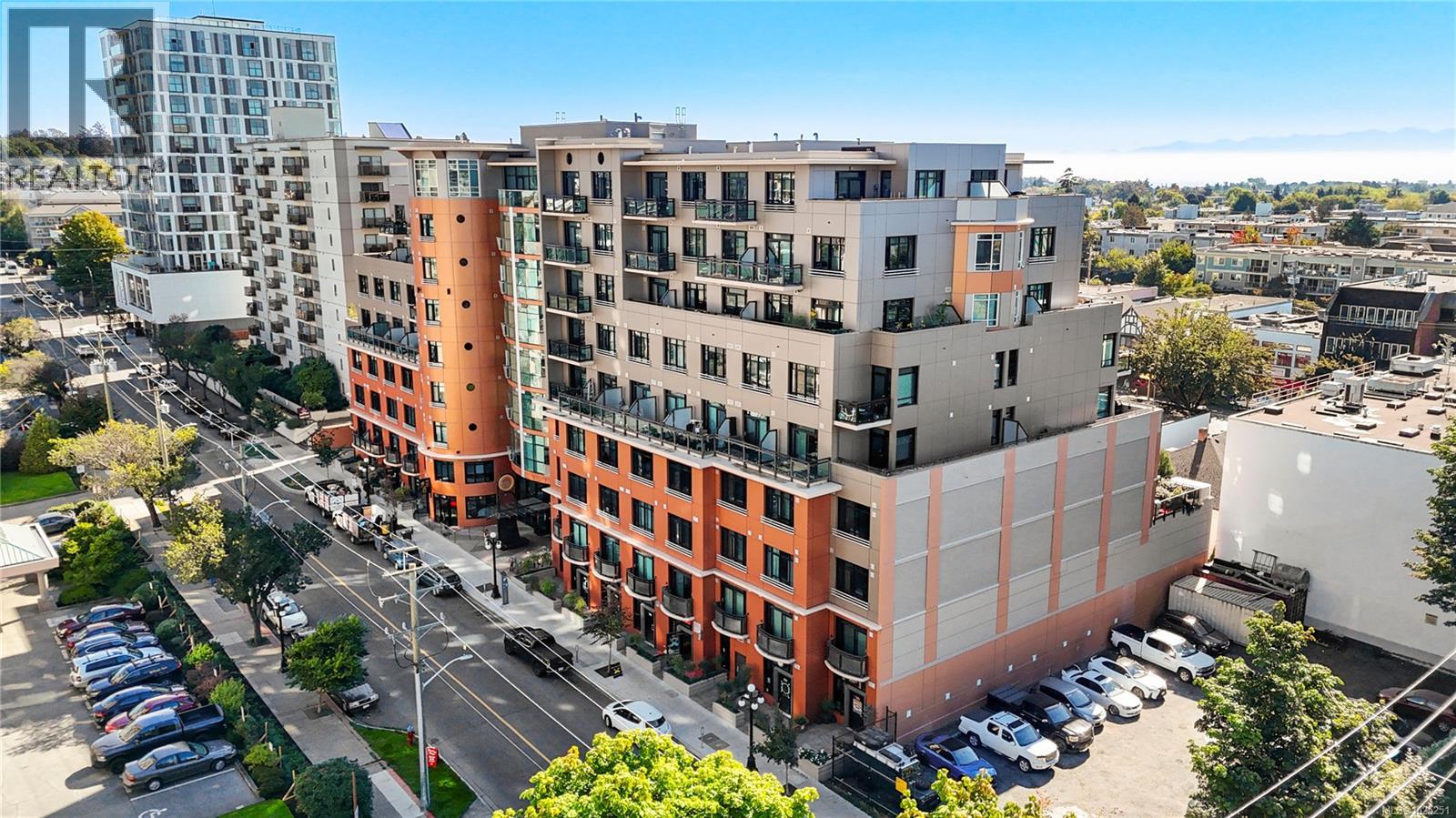 #526 1029 View St - 2