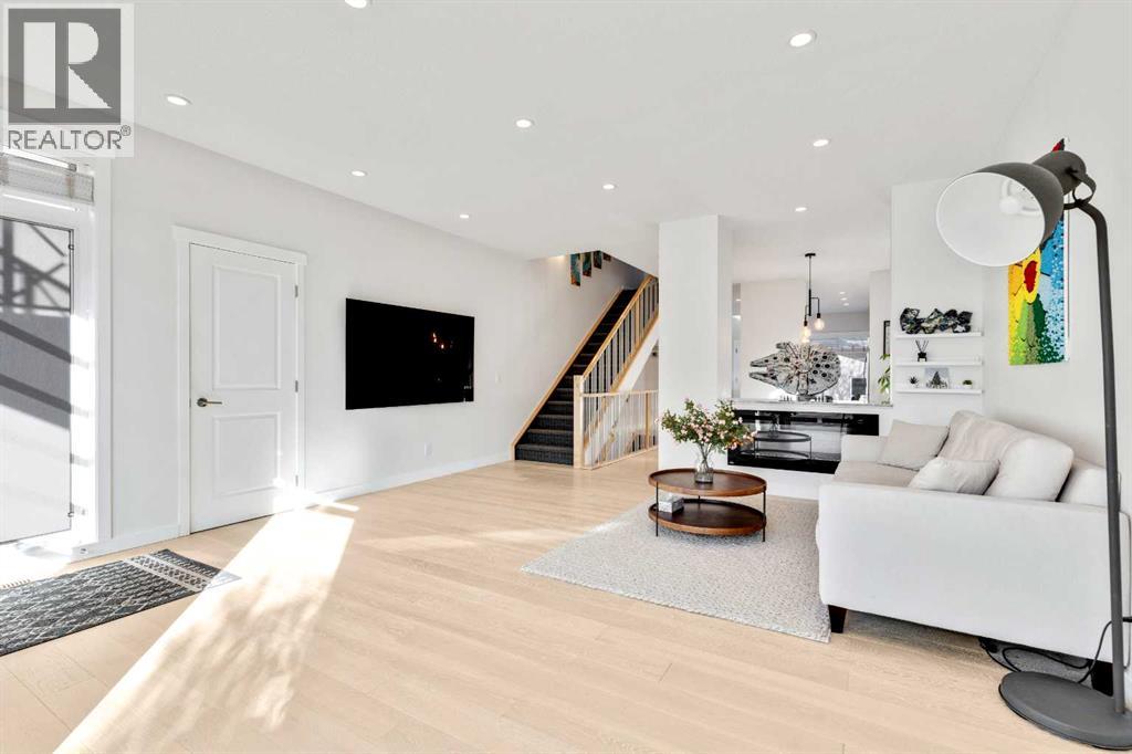 Single Family House for Sale in  Cochrane Road NW Banff Trail Calgary 