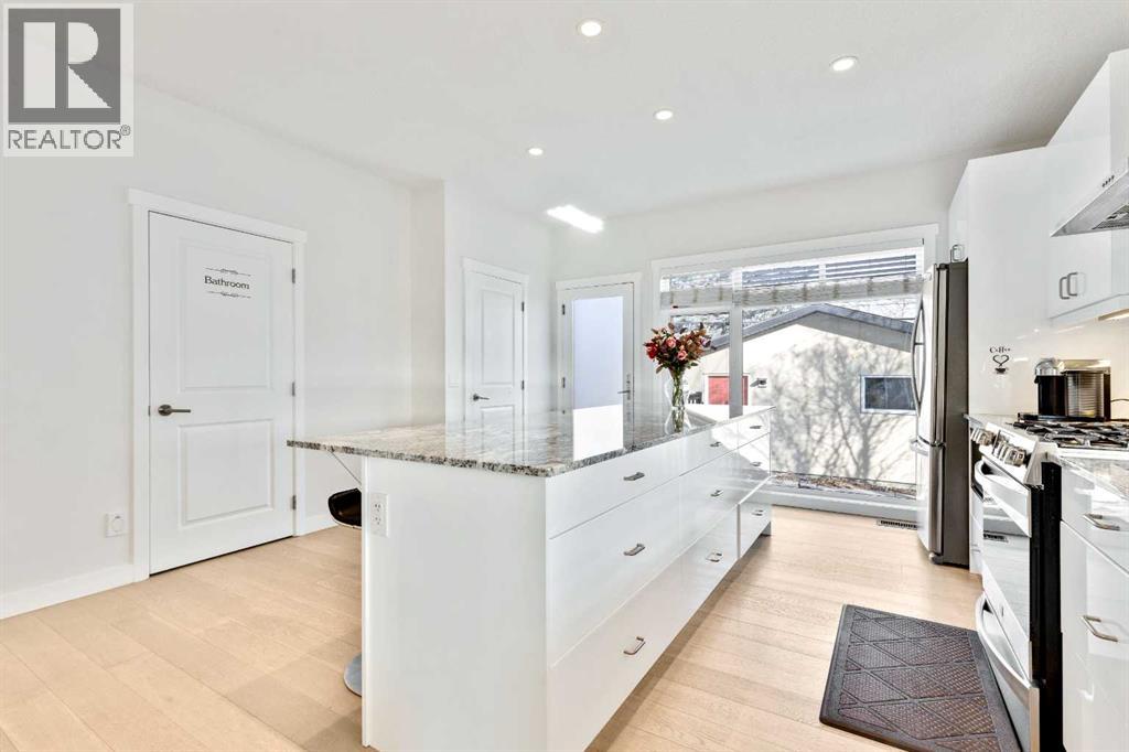 Single Family House for Sale in  Cochrane Road NW Banff Trail Calgary 