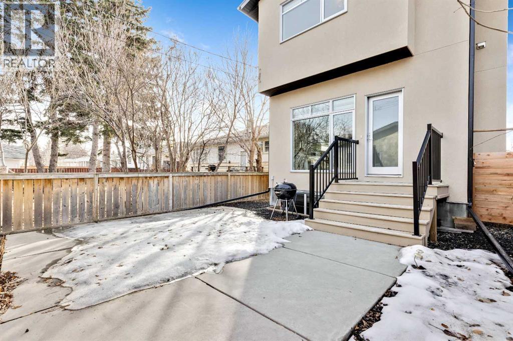Single Family House for Sale in  Cochrane Road NW Banff Trail Calgary 