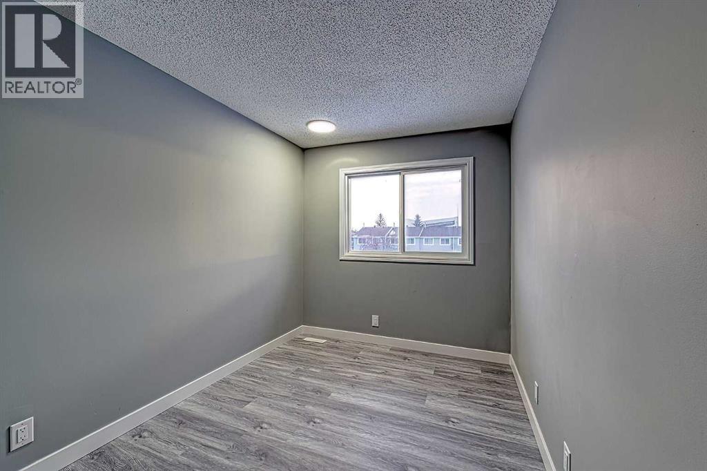 Single Family House for Sale in   Manora Place NE Marlborough Park Calgary 