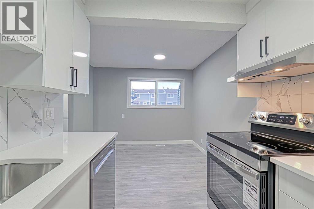 Single Family House for Sale in   Manora Place NE Marlborough Park Calgary 